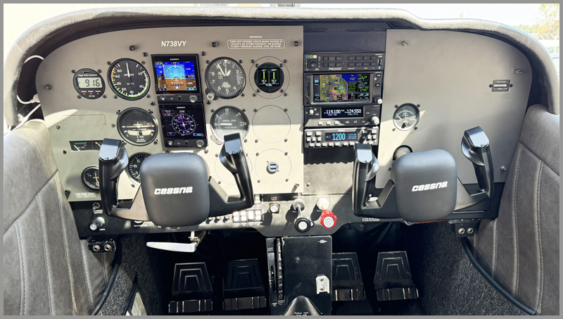N738VY_Updated-Avionics_lighted2024_web-sm3